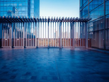 Kompleksin en üst katındaki platform.