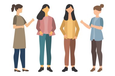 Çeşitli Kadınlar Birlikte Durup Konuşuyor