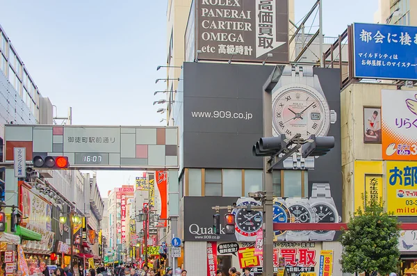 2014 年 2 月 7 日 - 東京都: アメ横 (東京で最も人気のある市場の飴屋 Yokocho)market.one. — ストック写真