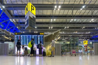 Bangkok, Tayland - 12 Eylül 2016: Suvarnabhumi Havaalanı içinde. Suvarnabhumi Havaalanı Bangkok hizmet veren iki Uluslararası Havaalanı biridir