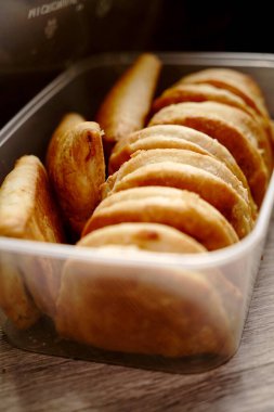 Ünlü Ipoh Hindistan cevizi reçelli puf böreği (Kaya puff))