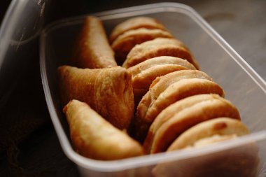 Ünlü Ipoh Hindistan cevizi reçelli puf böreği (Kaya puff))