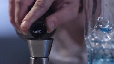 Kokteyl hazırlama süreci