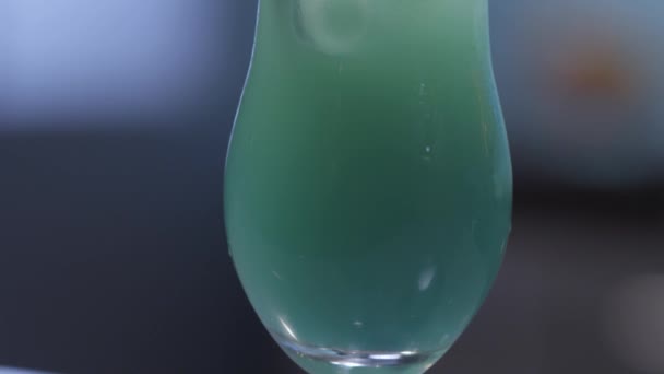 Cocktail Blue hawaii — Video Stock