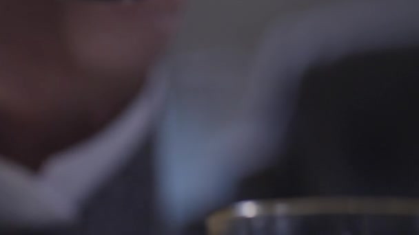 le processus de fabrication d'un cocktail