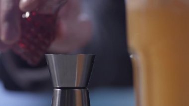 Kokteyl hazırlama süreci