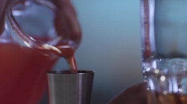 Kokteyl hazırlama süreci