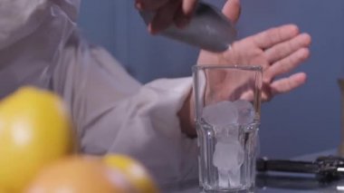 Buz cam içine bir bar ekleme