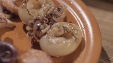 Yakın deniz ürünleri bir plaka üzerinde çekim