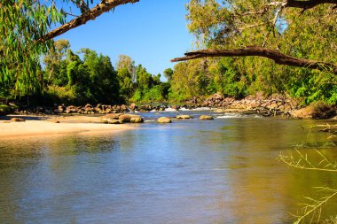 Ubirr Kayası yakınlarındaki nehir, Avustralya