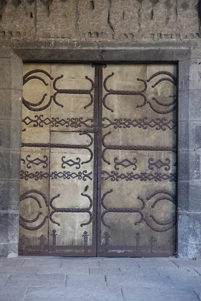Detail Starých Dřevěných Dveří Městě Puy Velay — Stock fotografie