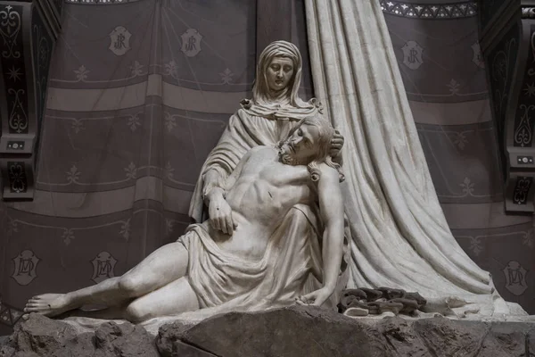 Γλυπτική Του Ιησού Χριστού Και Της Μαρίας Μετά Σταύρωση — Φωτογραφία Αρχείου