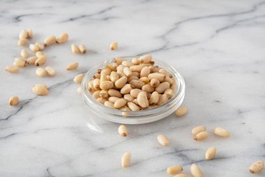 Çam fıstığı tohumlarına yakın çekim