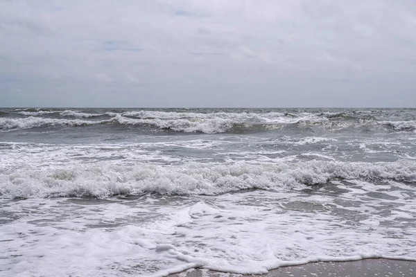 Close Waves Sandy Beach Brittany — Φωτογραφία Αρχείου