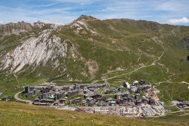 Fransa dağlarındaki Tignes Val Claret kasabasının manzarası
