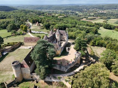 Dordogne, Fransa 'daki Fnelon Kalesi' nin havadan görünüşü