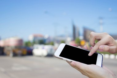 Görüntü Rating araba t ile cep telefonu dokunmatik ekran kullanan kadın