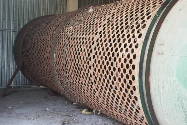 Régi acél ráccsal újrahasznosítás szemetet elválasztó Jogdíjmentes Stock Fotók
