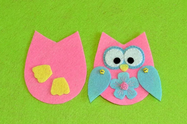 Felt owl ornament step by step how to make. DIY Christmas ornaments for gifts xmas. Holiday workshop ideas for kids — Stock Photo, Image