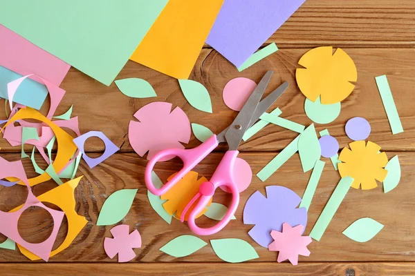 Papierblumenbasteln für Kinder — Stockfoto