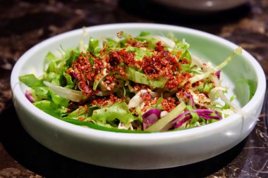 Sebze salatası Korece tarzı.