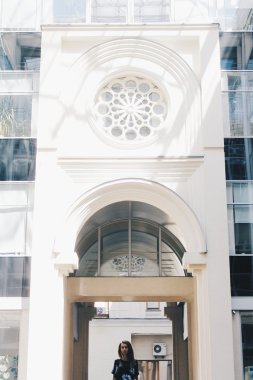 Genç güzel kadın.