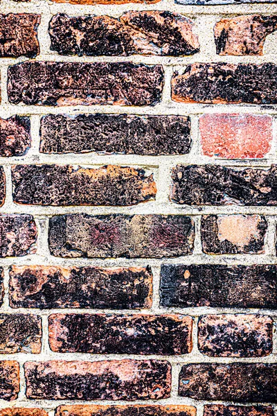 風化した古いレンガの壁の背景 — ストック写真