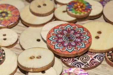 Masada Sevimli Renkli Düğmeler Yakından