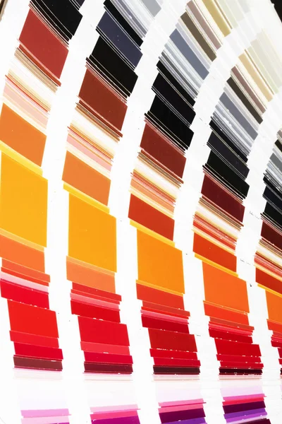 Mehrfarbige Farbkarte Nahaufnahme Mit Verschiedenen Schattierungen Für Den Hintergrund — Stockfoto