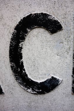 Sıkıntılı Tipografide Yazılı Bir Harf Bulundu