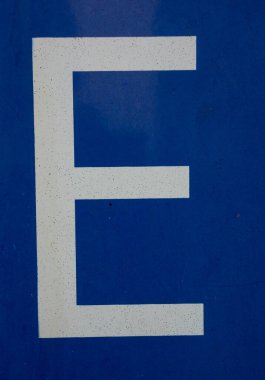 Sıkıntılı Tipografide Yazılı Bir Harf Bulundu