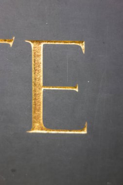 Sıkıntılı Tipografide Yazılı Bir Harf Bulundu