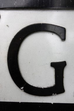 Sıkıntılı Tipografide Yazılı Bir Harf Bulundu