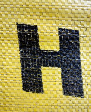 Sıkıntılı Tipografide Yazılı Bir Harf Bulundu