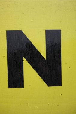 Sıkıntılı Tipografide Yazılı Bir Harf Bulundu