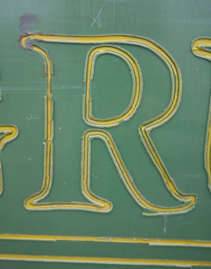 Sıkıntılı Tipografide Yazılı Bir Harf Bulundu