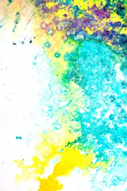 Girdap ve Su Sıçratma Arkaplanı ile Suluboya Canlı Boya Patlaması