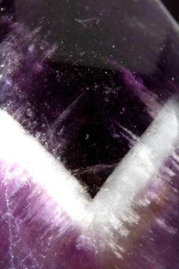 Kristal parçalarını kapatın. Kuvars 'ı iyileştiren jeolojik doğal iyileştirme taşı.