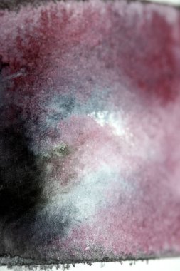 Acrylic Siyah ve Kırmızı Mürekkep Boya Sıçratır ve lekeler Beyaz Arkaplan için