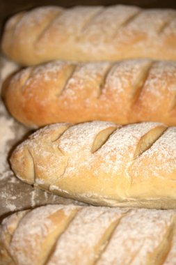 Ev yapımı taze ekmek rulosu fırından yeni çıktı.