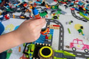 Çocuk Tutucu Lego Roket Kapanışı Yaratıcı Oyun ve Hayal Geliştirmeyi Destekliyor