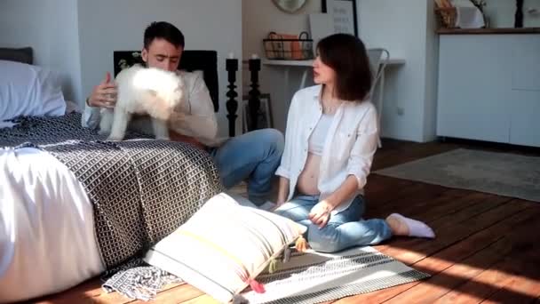 Beautiful Pregnant Couple Bedroom Preparing Childbirth Happy Parent — Stok video