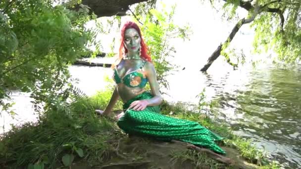 Mermaid Sits Shore Water — Stockvideo