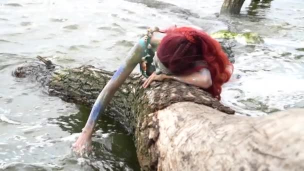 Mermaid Lies Tree Water Slow Motion — Stock video