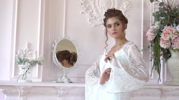 Portrait Ralenti Magnifique Fille Robe Mariée Mariée Vivante Belle Smi — Video