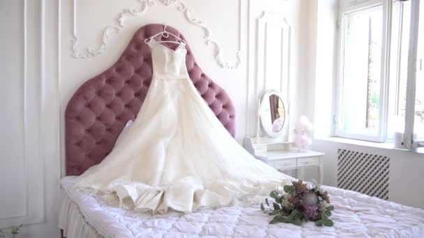 Dolly Schuss Von Brautkleid — Stockvideo