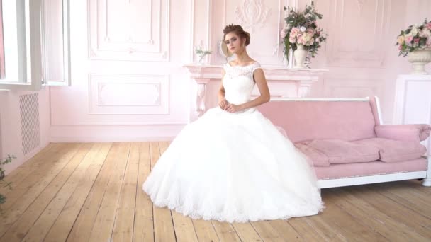 Повільний Рух Красива Мила Наречена Весільній Розкішній Сукні — стокове відео