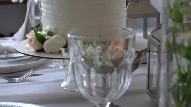 完美的婚礼装饰 婚礼用花桌装饰 — 图库视频影像