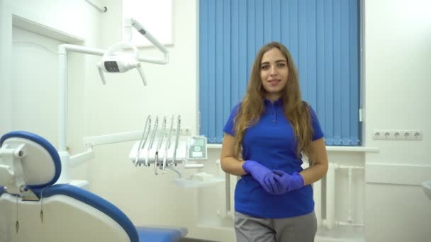 Afbeelding Van Een Mooie Gelukkige Jonge Vrouw Arts Medisch Tandarts — Stockvideo