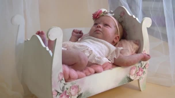 Pasgeboren Baby Meisje Slapen Zoetig — Stockvideo